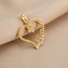 Златен медальон във формата на сърце с име по избор и детелинка