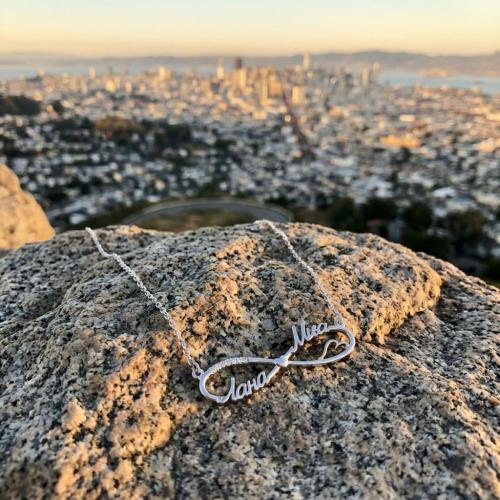 Сребърно колие с две имена по избор със сърце и циркони