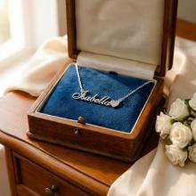 Сребърно колие с име и сърце