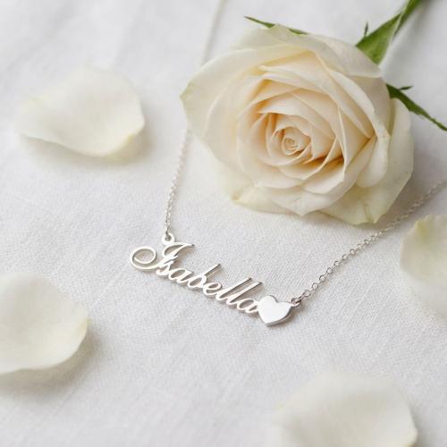 Сребърно колие с име и сърце