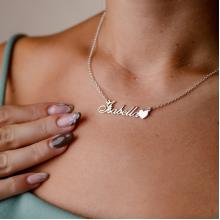 Сребърно колие с име и сърце