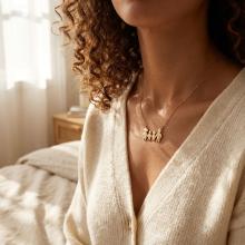 Златно колие - семейство с две деца Златно колие - семейство с две деца