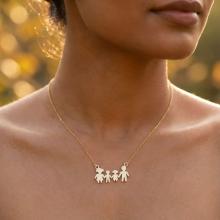 Златно колие - семейство с две деца Златно колие - семейство с две деца