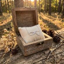 Сребърно колие безкрайност - име по избор с перо и циркони