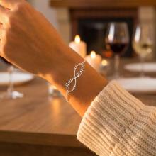 Сребърна гривна безкрайност с име по избор