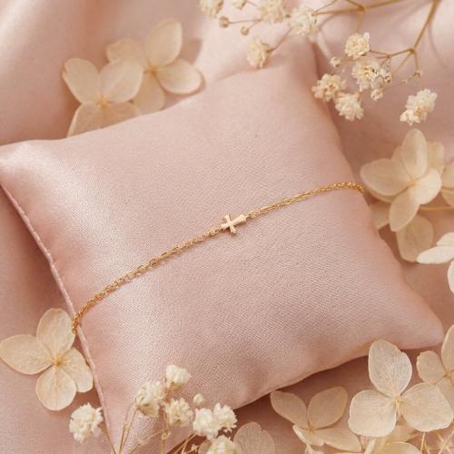 Златна Гривна с кръст