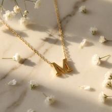 Златно колие с инициали Златно колие с инициали