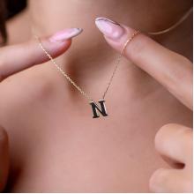 Златно колие с инициали Златно колие с инициали