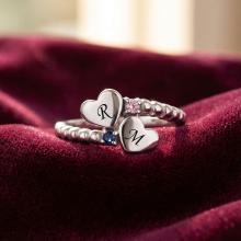 Сребърен Пръстен с гравирани инициали по избор със сърце и циркони Сребърен Пръстен с гравирани инициали по избор със сърце и циркони