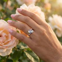 Сребърен Пръстен с гравирани инициали по избор със сърце и циркони Сребърен Пръстен с гравирани инициали по избор със сърце и циркони