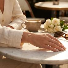 Златна гривна с инициали Златна гривна с инициали