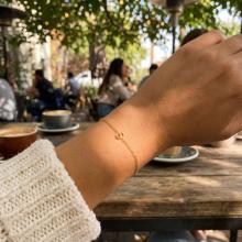 Златна гривна с инициали Златна гривна с инициали