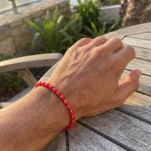 Гривна със златни топчета и червени мъниста R10