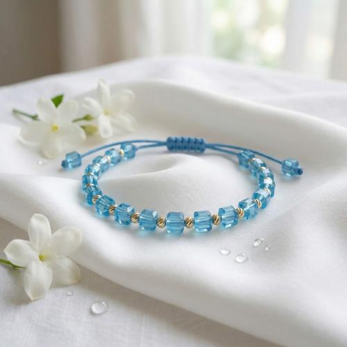 Гривна със златни топчета и сини мъниста R10