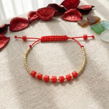 Гривна със златни топчета и червени мъниста R11 Гривна със златни топчета и червени мъниста R11