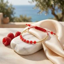 Гривна със златни топчета и червени мъниста R11 Гривна със златни топчета и червени мъниста R11