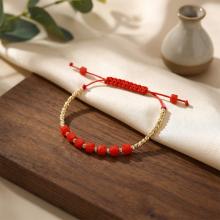 Гривна със златни топчета и червени мъниста R11 Гривна със златни топчета и червени мъниста R11