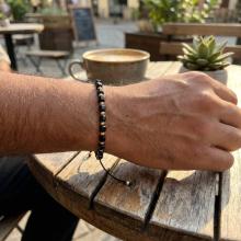 Гривна със златни топчета и черен оникс R4