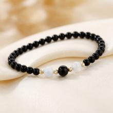 Гривна със златни топчета и мъниста