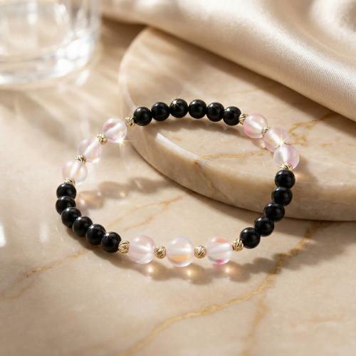 Гривна със златни топчета Любов и Граници