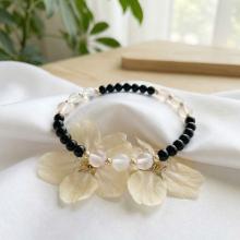 Гривна със златни топчета Любов и Граници Гривна със златни топчета Любов и Граници