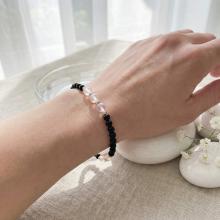 Гривна със златни топчета Любов и Граници Гривна със златни топчета Любов и Граници