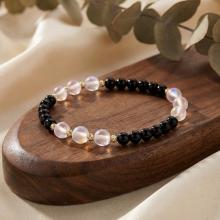 Гривна със златни топчета Любов и Граници Гривна със златни топчета Любов и Граници