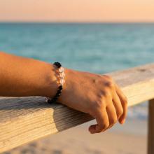 Гривна със златни топчета Любов и Граници Гривна със златни топчета Любов и Граници