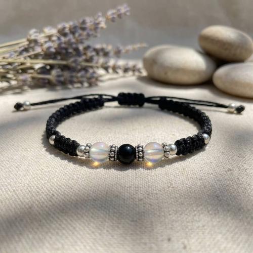 Гривна със сребърни топчета и мъниста