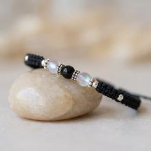 Гривна със сребърни топчета и мъниста