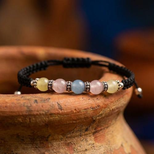 Гривна със сребърни топчета и цветни мъниста