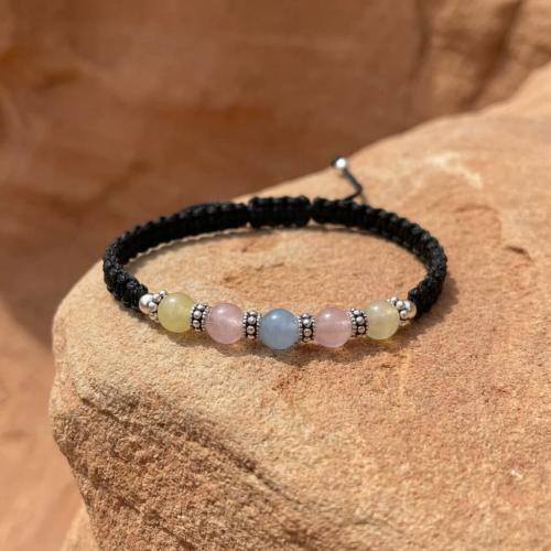 Гривна със сребърни топчета и цветни мъниста