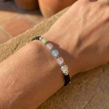 Гривна със сребърни топчета и цветни мъниста