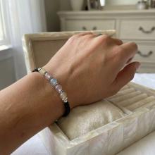 Гривна със сребърни топчета и цветни мъниста