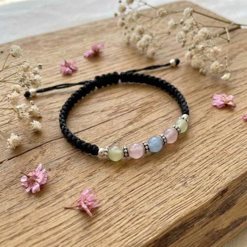 Гривна със сребърни топчета и цветни мъниста