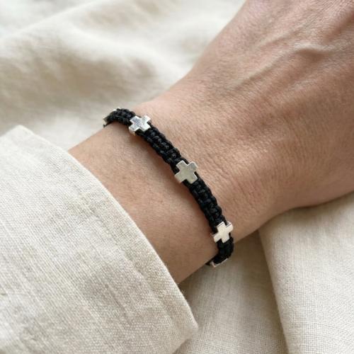 Гривна с конец и сребърни кръстове