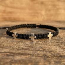 Гривна с конец и сребърни кръстове Гривна с конец и сребърни кръстове