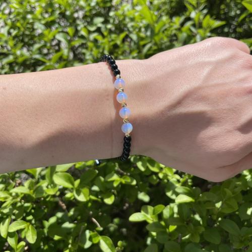 Гривна със златни топчета и мъниста