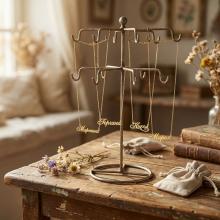 Златно колие с име по избор