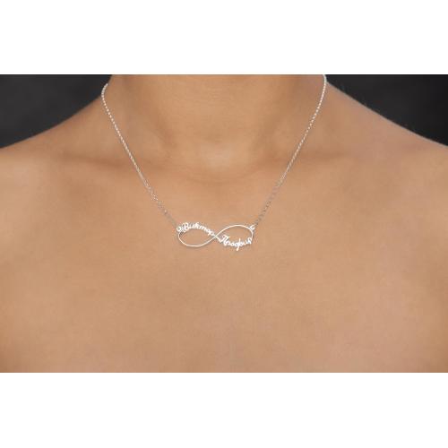 Инфинити колие с две имена