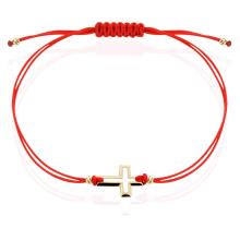 Гривна с червен конец и 14 карата златен елемент кръст B52