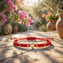 Гривна с червен конец и 14 карата златен елемент кръст B54CZ