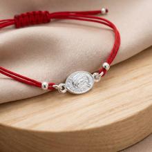 Гривна с червен конец и сребърен елемент Богородица В56