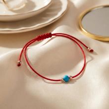 Гривна с червен конец и 14 карата златни топчета с тюркоаз