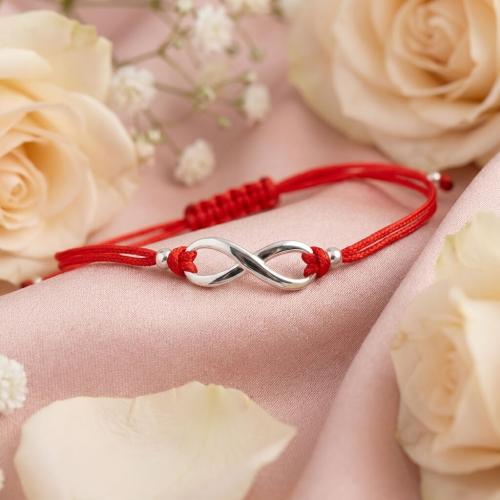 Гривна с червен конец и сребърен елемент безкрайност В93S