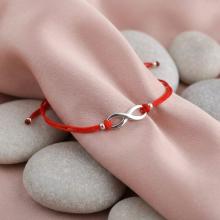 Гривна с червен конец и сребърен елемент безкрайност В93S