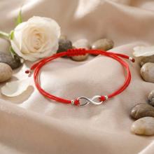 Гривна с червен конец и сребърен елемент безкрайност В93S