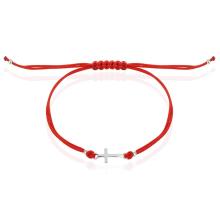 Гривна с червен конец и сребърен елемент кръст