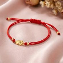 Гривна с червен конец и златен елемент Богородица с младенеца