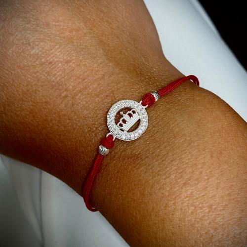 Гривна с червен конец и сребърен елемент коронка с циркони BT32